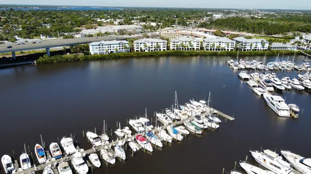 $5,250 | 815 Northwest Flagler Avenue, Unit 206, Stuart, FL 34994