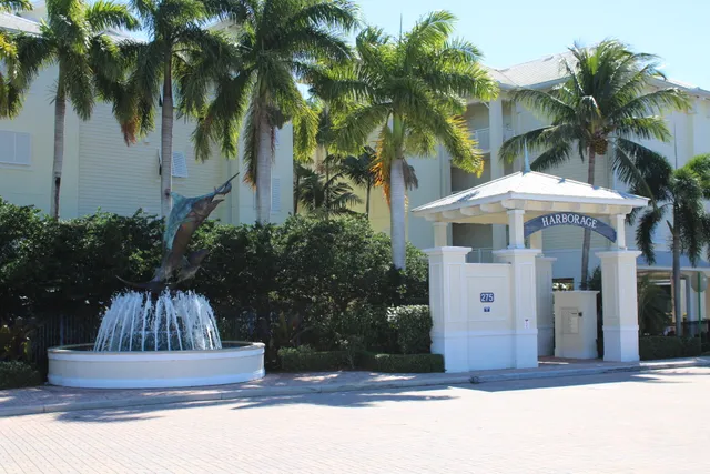 $5,250 | 815 Northwest Flagler Avenue, Unit 206, Stuart, FL 34994