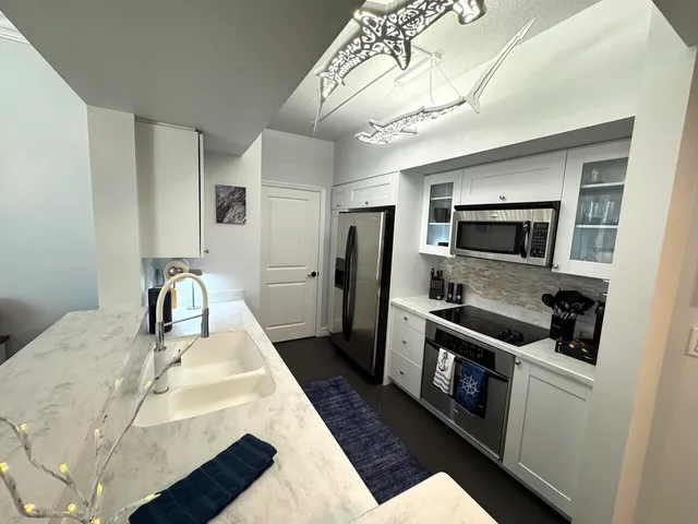 $5,250 | 815 Northwest Flagler Avenue, Unit 206, Stuart, FL 34994