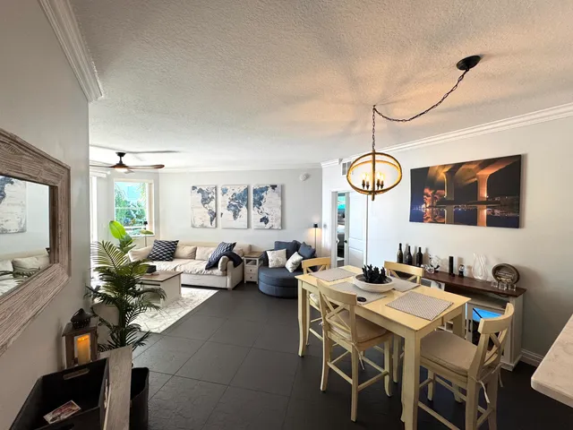 $5,250 | 815 Northwest Flagler Avenue, Unit 206, Stuart, FL 34994