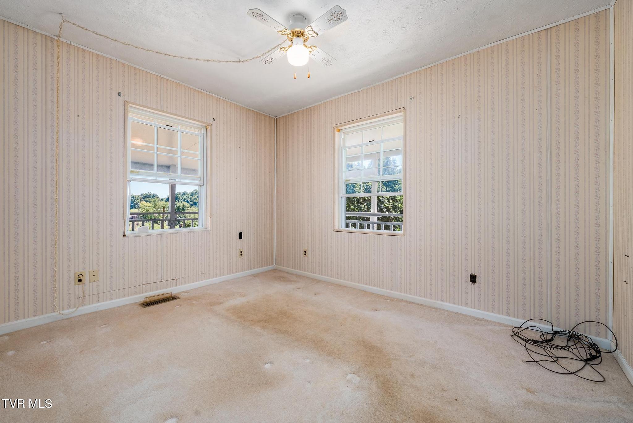 10590 Oak Grove Road Bristol, VA 24202 - Photo 14 of 42 10590 Oak Grove Rd (67 of 78)