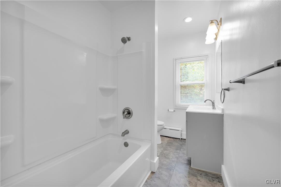 820 Morvale Road Easton, PA 18042 - Photo 32 of 50 a bathroom with a bathtub and a sink
