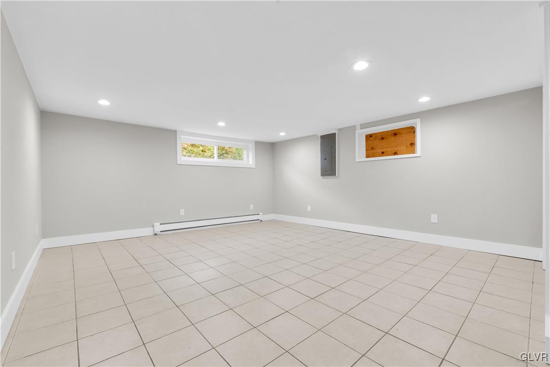 820 Morvale Road Easton, PA 18042 - Photo 34 of 50 an empty room with windows