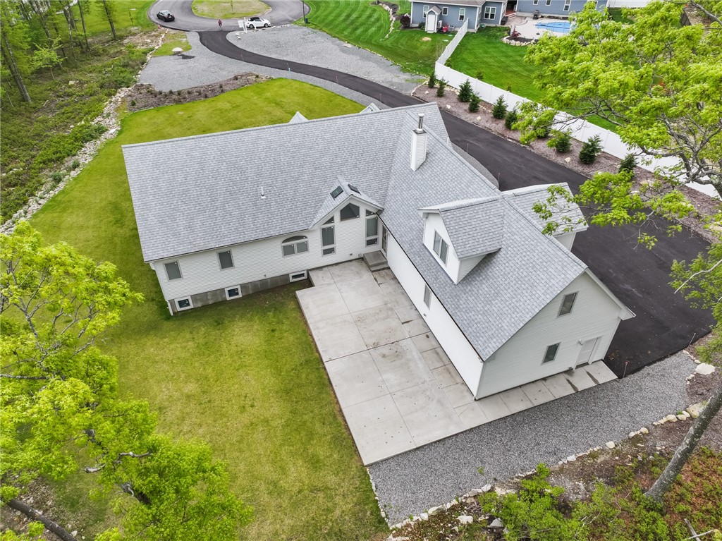 22 West Farm Road Smithfield, RI 02917 - Photo 4 of 42