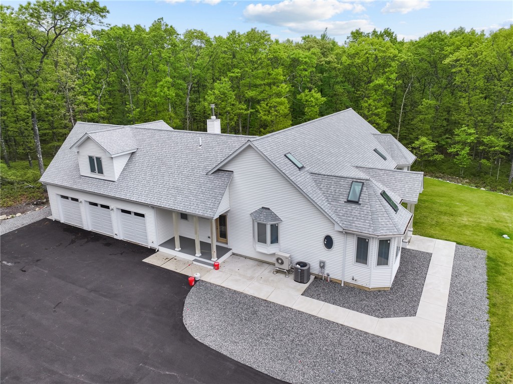 22 West Farm Road Smithfield, RI 02917 - Photo 5 of 42