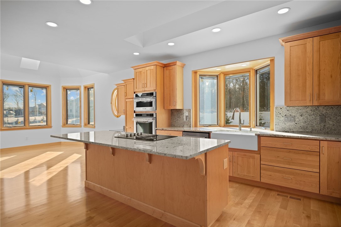 22 West Farm Road Smithfield, RI 02917 - Photo 7 of 42