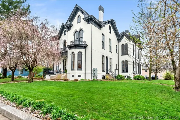 $989,900 | 1206 East Main Street, New Albany, IN 47150