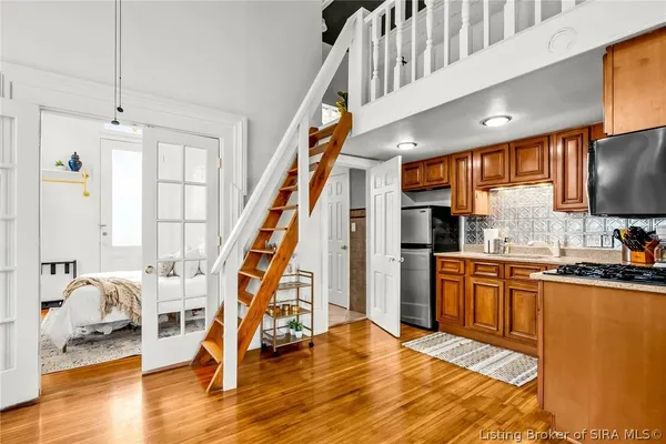$989,900 | 1206 East Main Street, New Albany, IN 47150