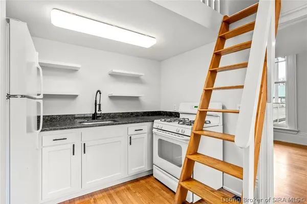 $989,900 | 1206 East Main Street, New Albany, IN 47150