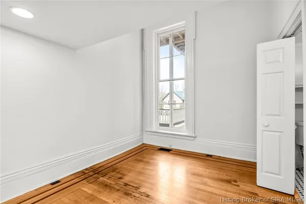 $989,900 | 1206 East Main Street, New Albany, IN 47150