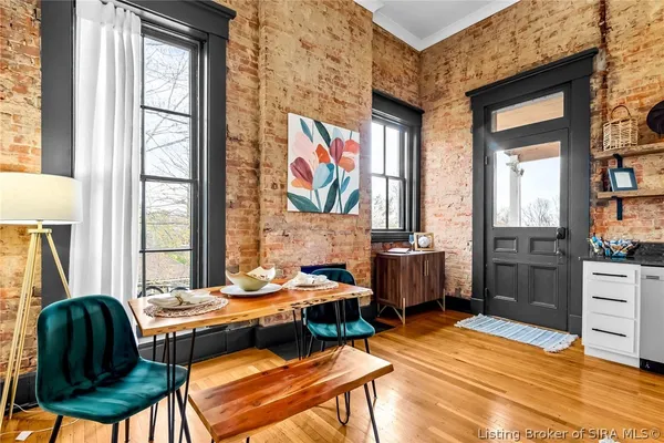 $989,900 | 1206 East Main Street, New Albany, IN 47150