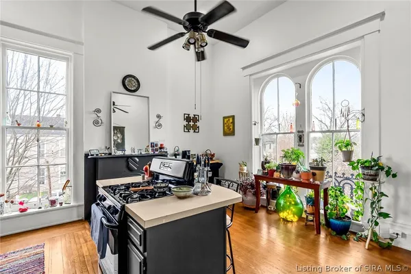 $989,900 | 1206 East Main Street, New Albany, IN 47150