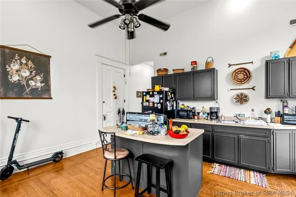 $989,900 | 1206 East Main Street, New Albany, IN 47150