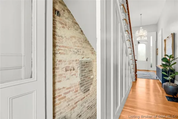 $989,900 | 1206 East Main Street, New Albany, IN 47150