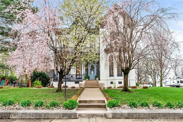 $989,900 | 1206 East Main Street, New Albany, IN 47150