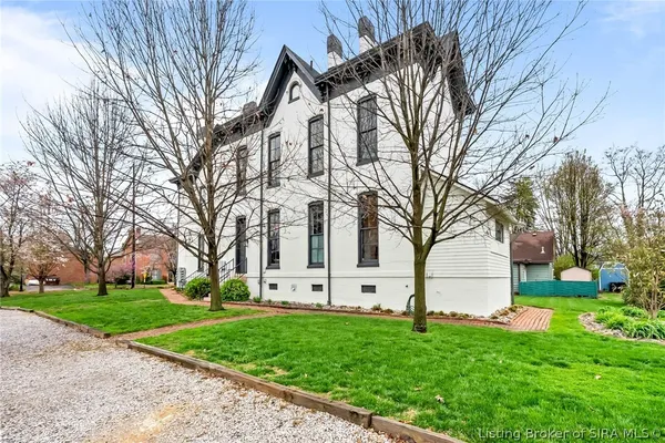 $989,900 | 1206 East Main Street, New Albany, IN 47150