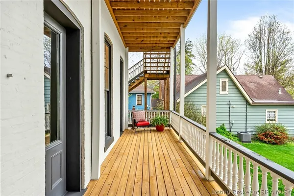 $989,900 | 1206 East Main Street, New Albany, IN 47150