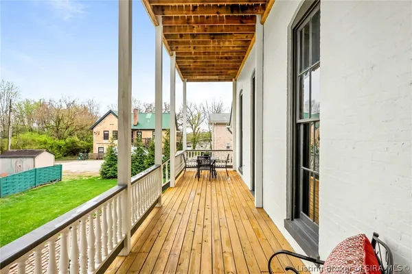 $989,900 | 1206 East Main Street, New Albany, IN 47150