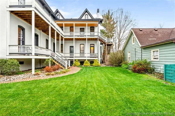 $989,900 | 1206 East Main Street, New Albany, IN 47150