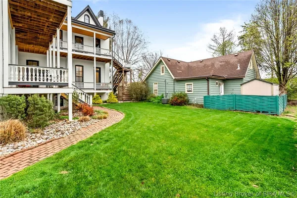 $989,900 | 1206 East Main Street, New Albany, IN 47150