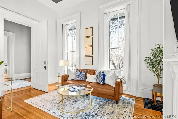 $989,900 | 1206 East Main Street, New Albany, IN 47150