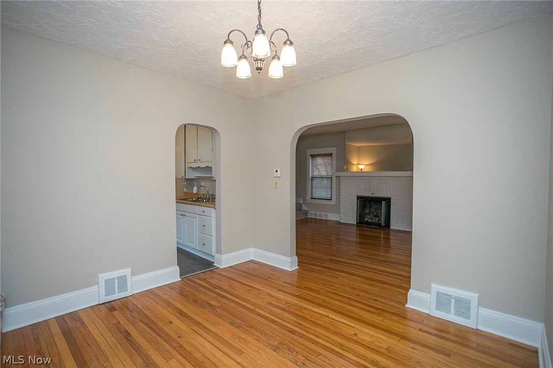 1475 Holmden Road South Euclid, OH 44121 - Photo 12 of 31
