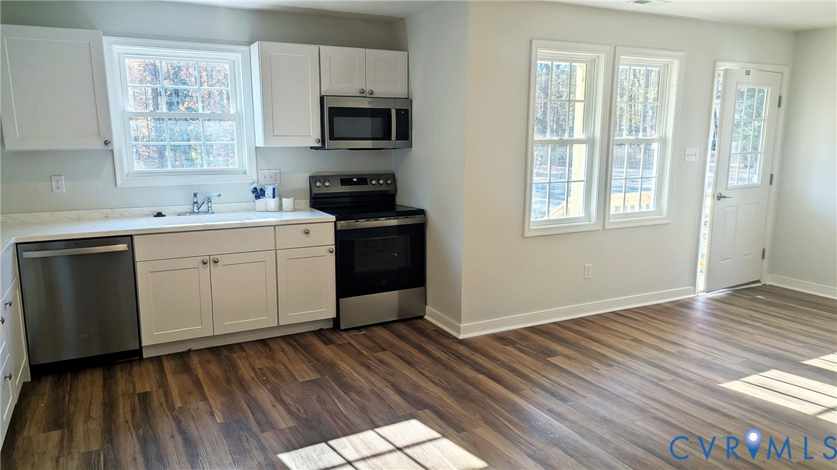 3008 Plumtree Street Colonial Heights, VA 23834 - Photo 6 of 11 Kitchen featuring stainless steel appliances, whit