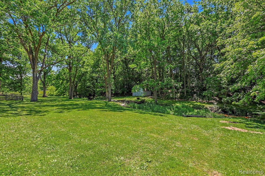 1457 West Avon Road Rochester Hills, MI 48309 - Photo 31 of 42