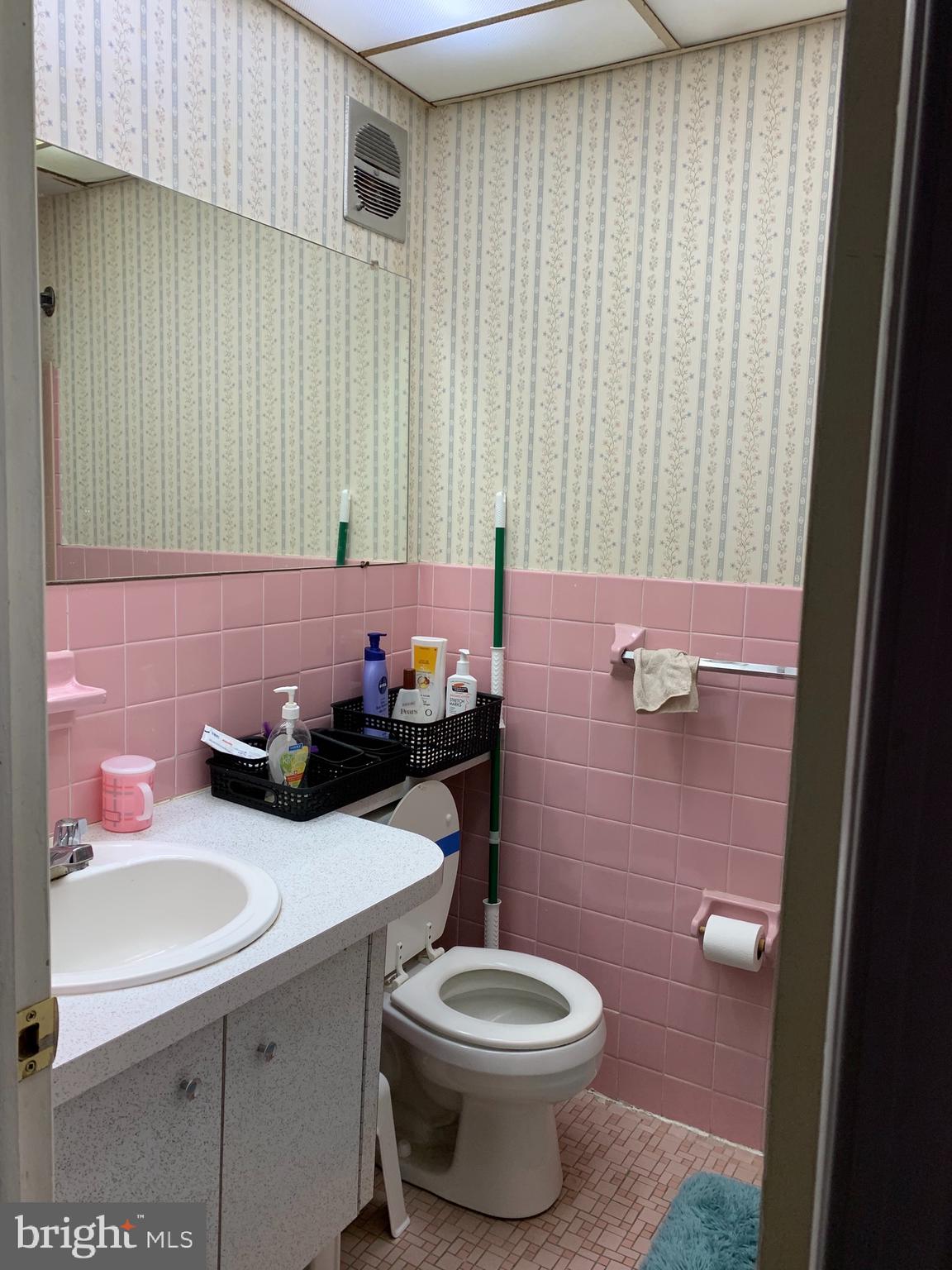 10825 Heflin Road Philadelphia, PA 19154 - Photo 11 of 26 Gallery Image 11