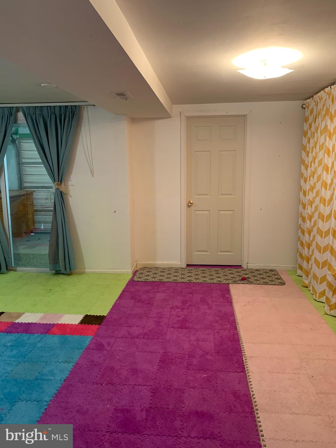 10825 Heflin Road Philadelphia, PA 19154 - Photo 25 of 26 Gallery Image 25