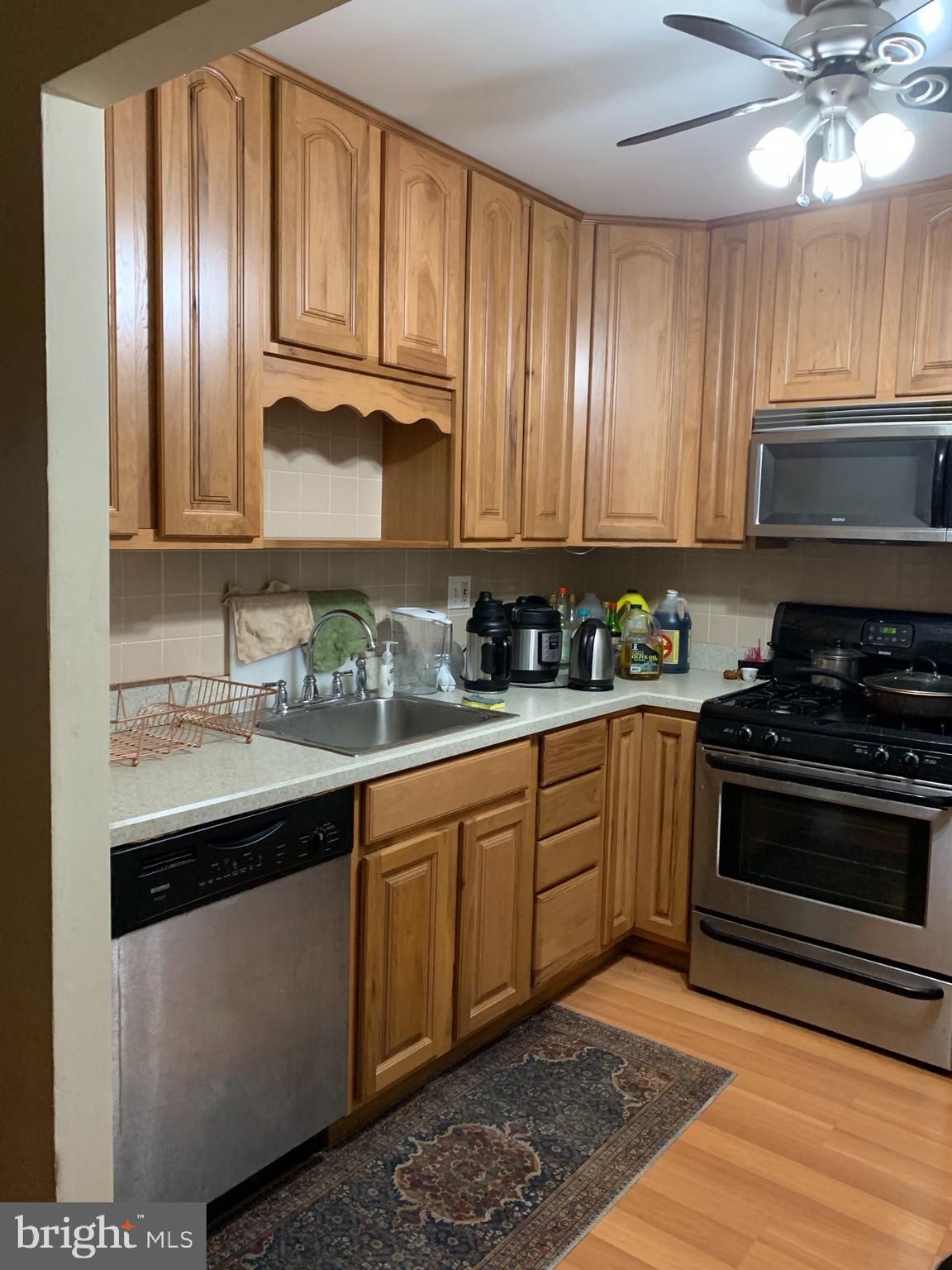 10825 Heflin Road Philadelphia, PA 19154 - Photo 8 of 26 Gallery Image 8