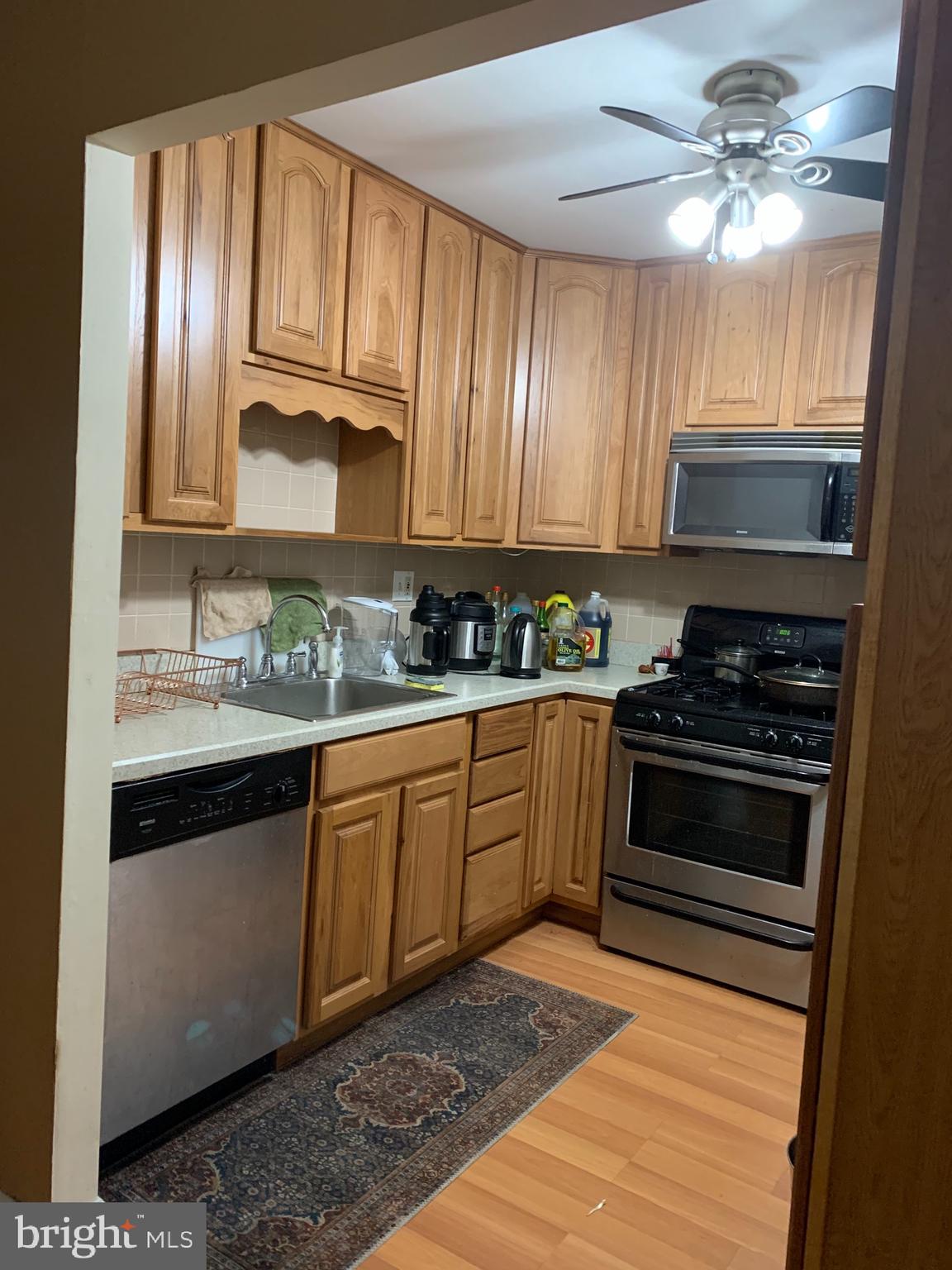 10825 Heflin Road Philadelphia, PA 19154 - Photo 9 of 26 Gallery Image 9