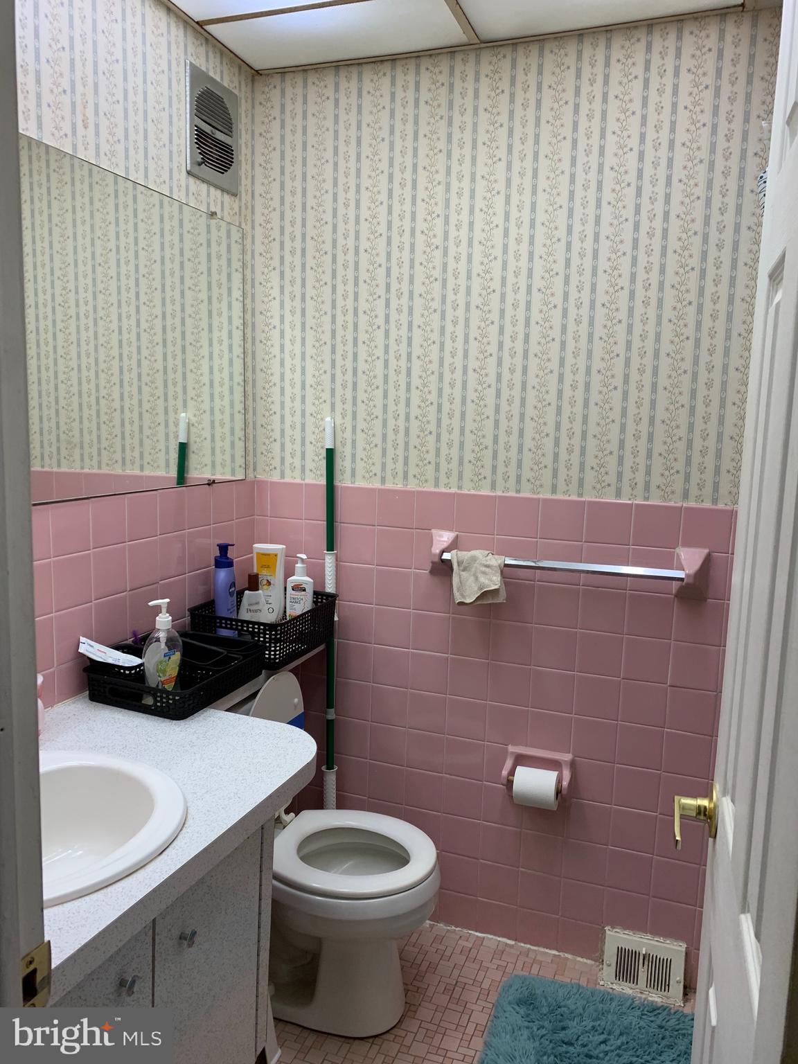 10825 Heflin Road Philadelphia, PA 19154 - Photo 10 of 26 Gallery Image 10