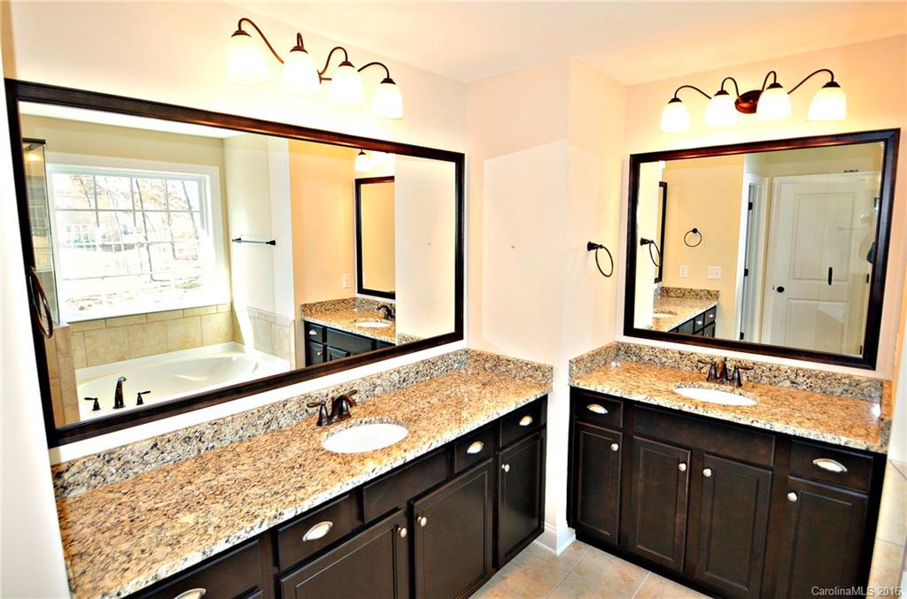 7324 Hamilton Bridge Road, Unit 201 Charlotte, NC 28278 - Photo 18 of 24 Gallery Image 18
