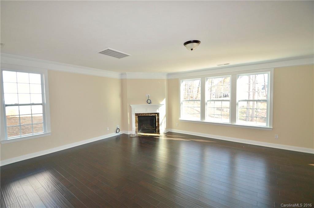 7324 Hamilton Bridge Road, Unit 201 Charlotte, NC 28278 - Photo 6 of 24 Gallery Image 6
