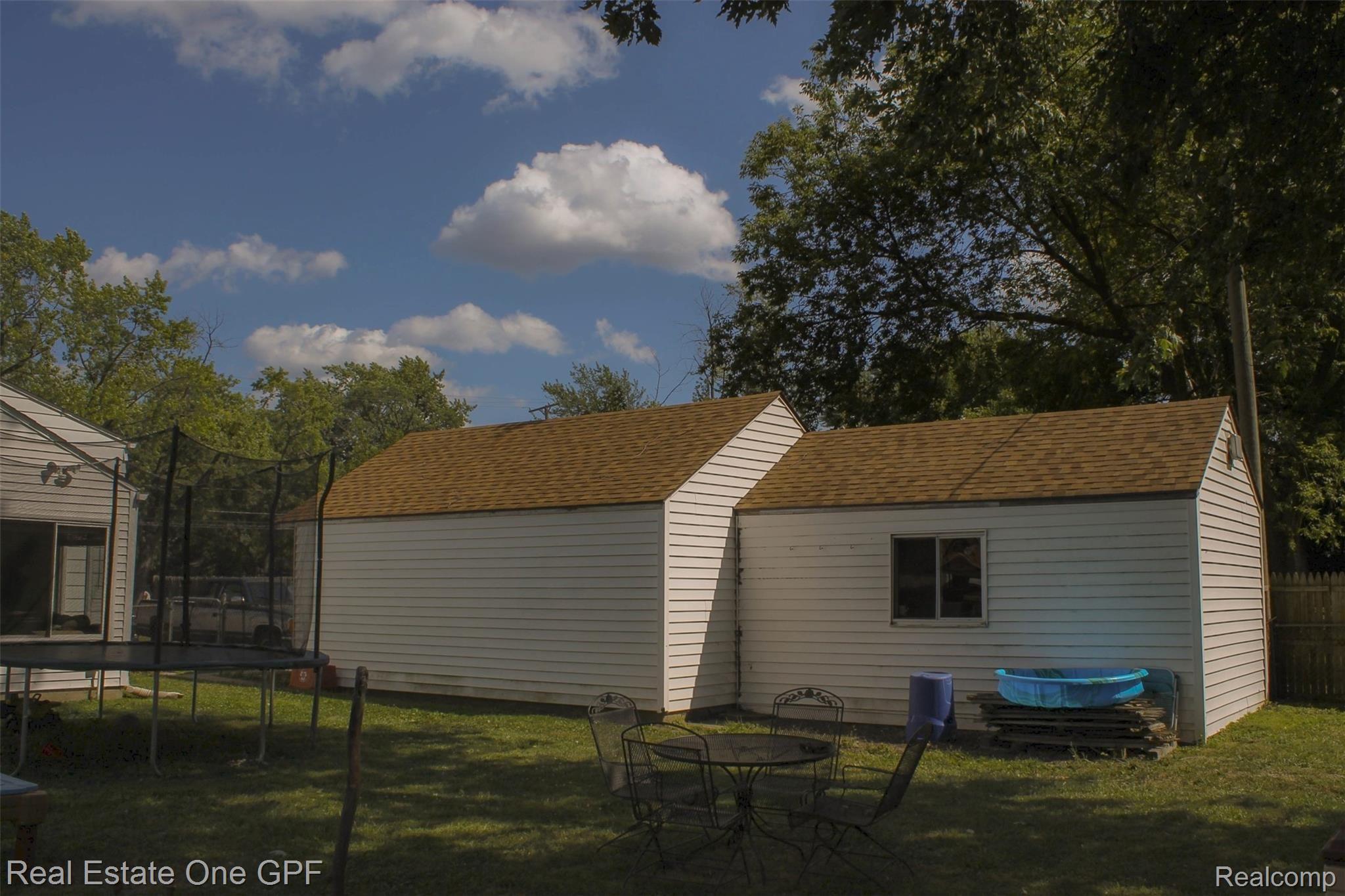 25847 Peter Kaltz Road Warren, MI 48091 - Photo 54 of 54 55 Backyard.jpg