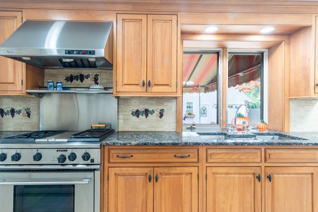 73 Reed Street Agawam, MA 01001 - Photo 4 of 37 Gallery Image 4
