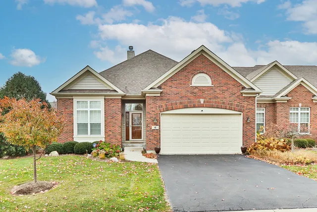 $675,000 | 6 Sugar Maple Court, Lake In The Hills, IL 60156