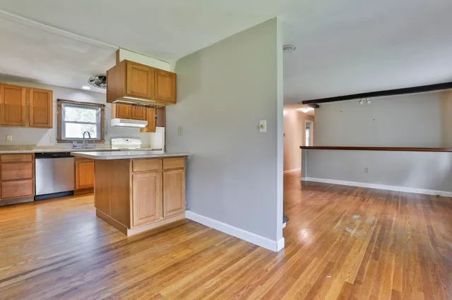 $400,000 | 550 Page Road, Bow, NH 03304