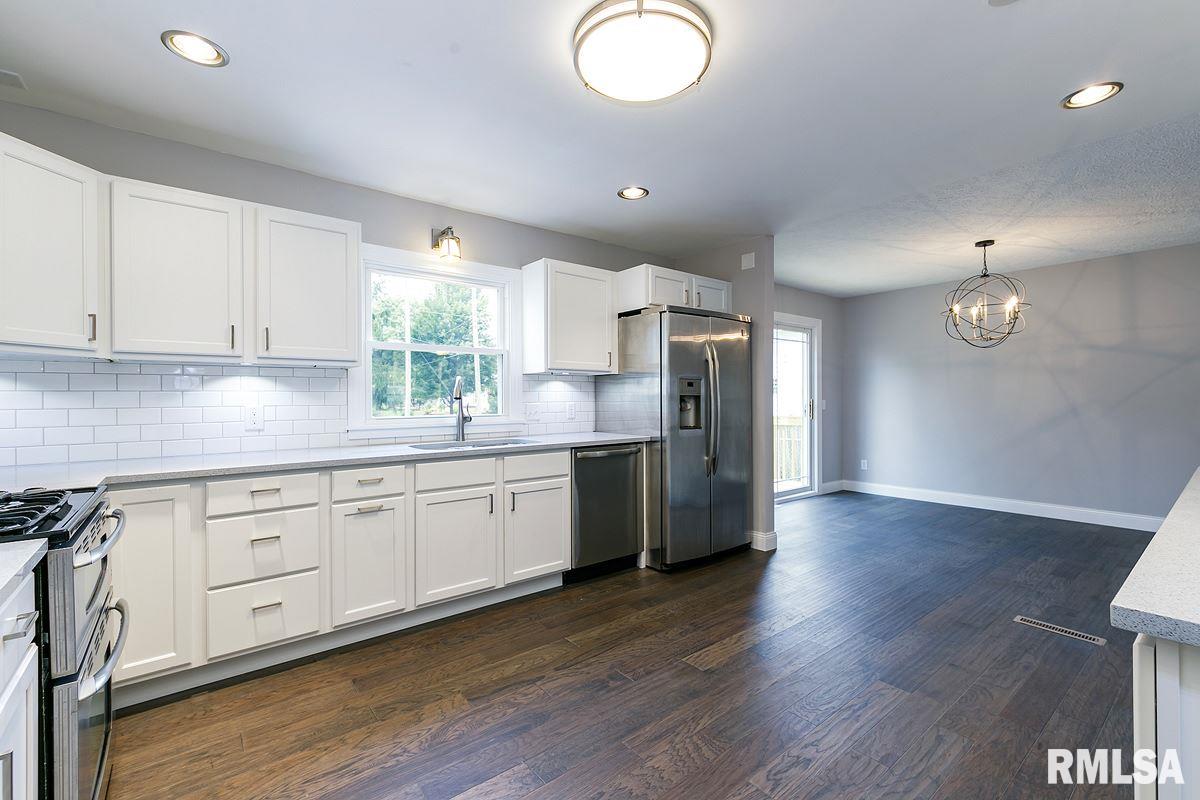2878 Forest Road Davenport, IA 52803 - Photo 11 of 24 Gallery Image 11