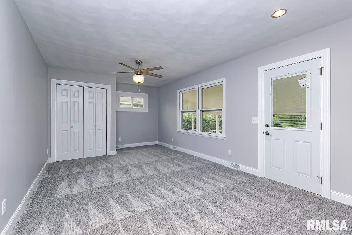 2878 Forest Road Davenport, IA 52803 - Photo 12 of 24 Gallery Image 12