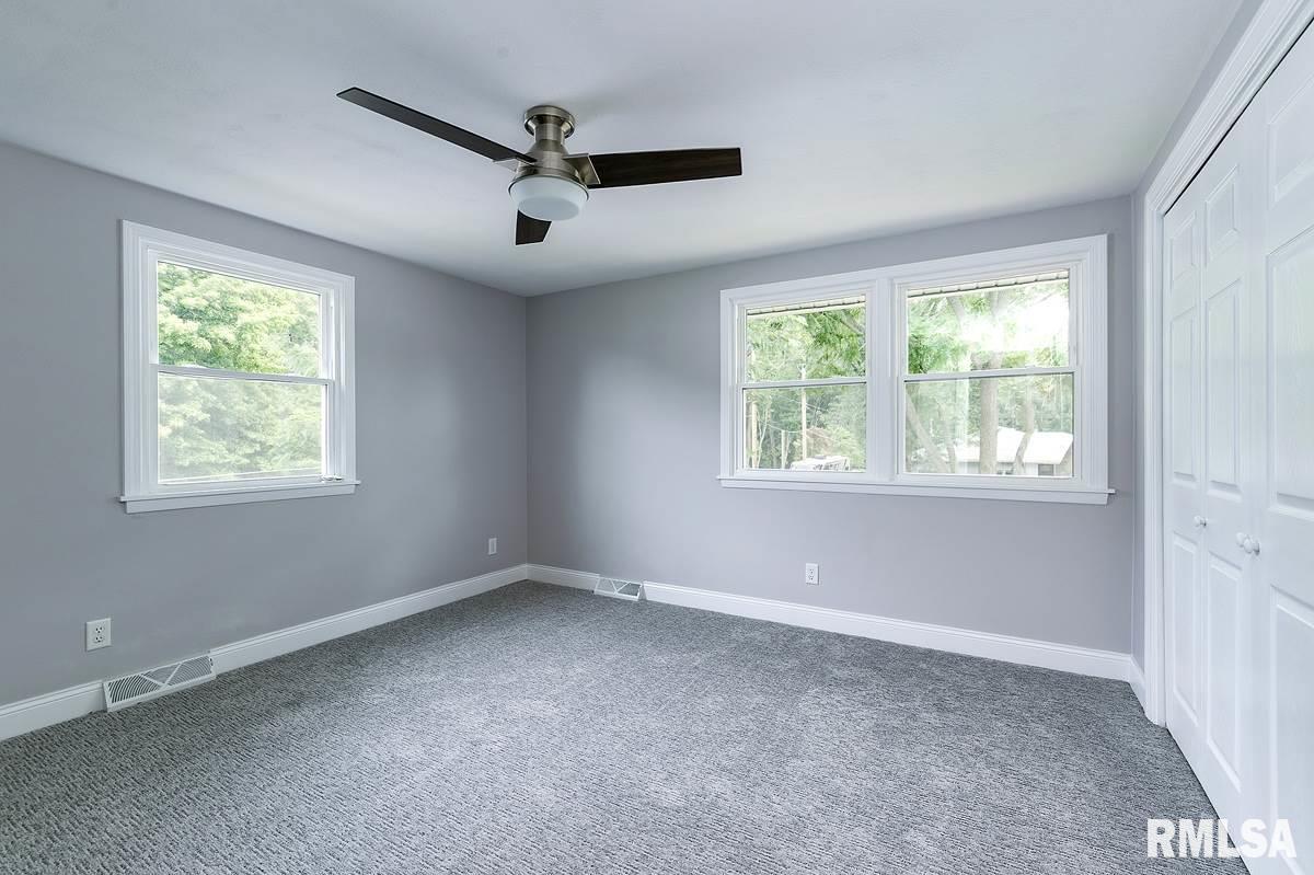 2878 Forest Road Davenport, IA 52803 - Photo 16 of 24 Gallery Image 16