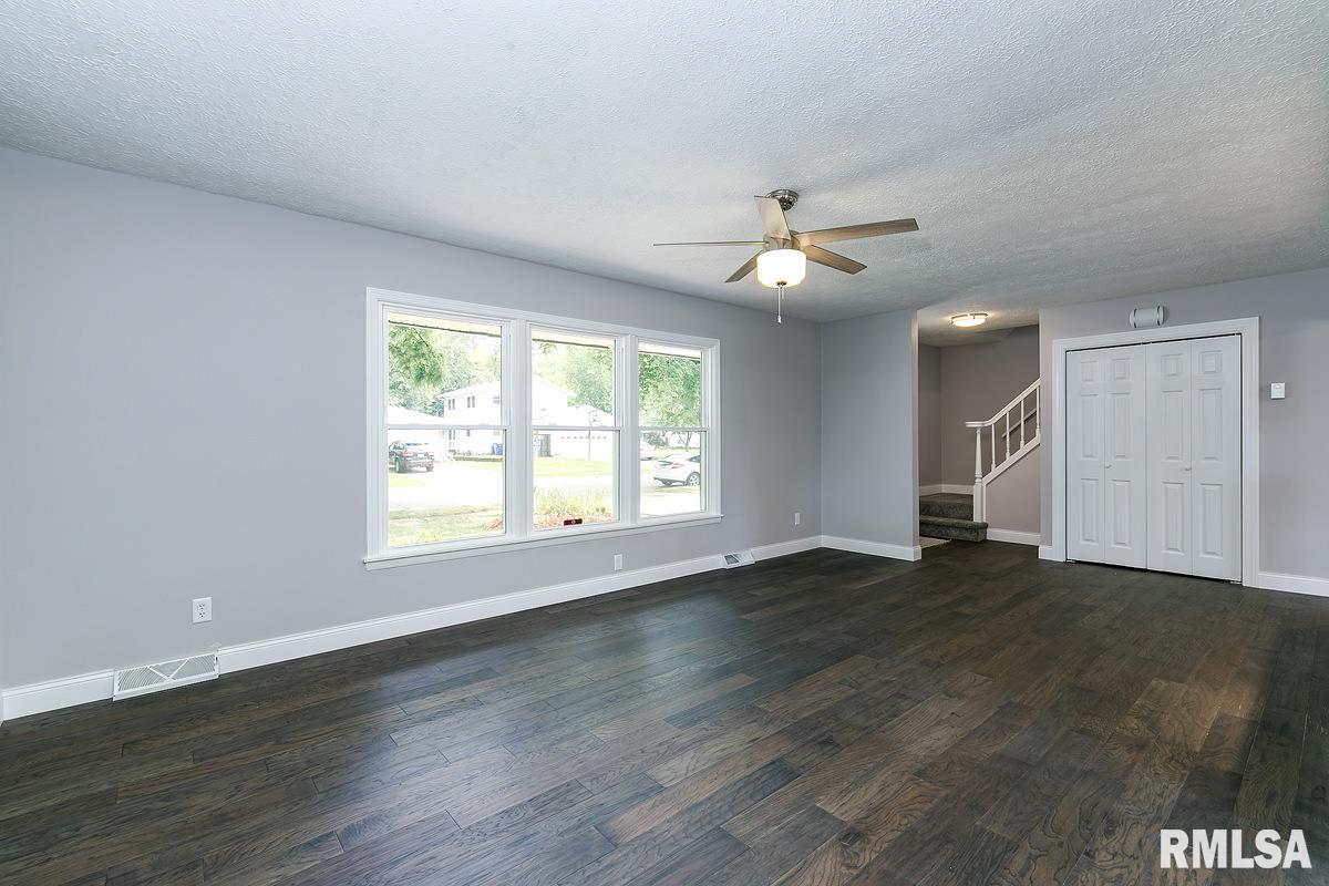 2878 Forest Road Davenport, IA 52803 - Photo 7 of 24 Gallery Image 7