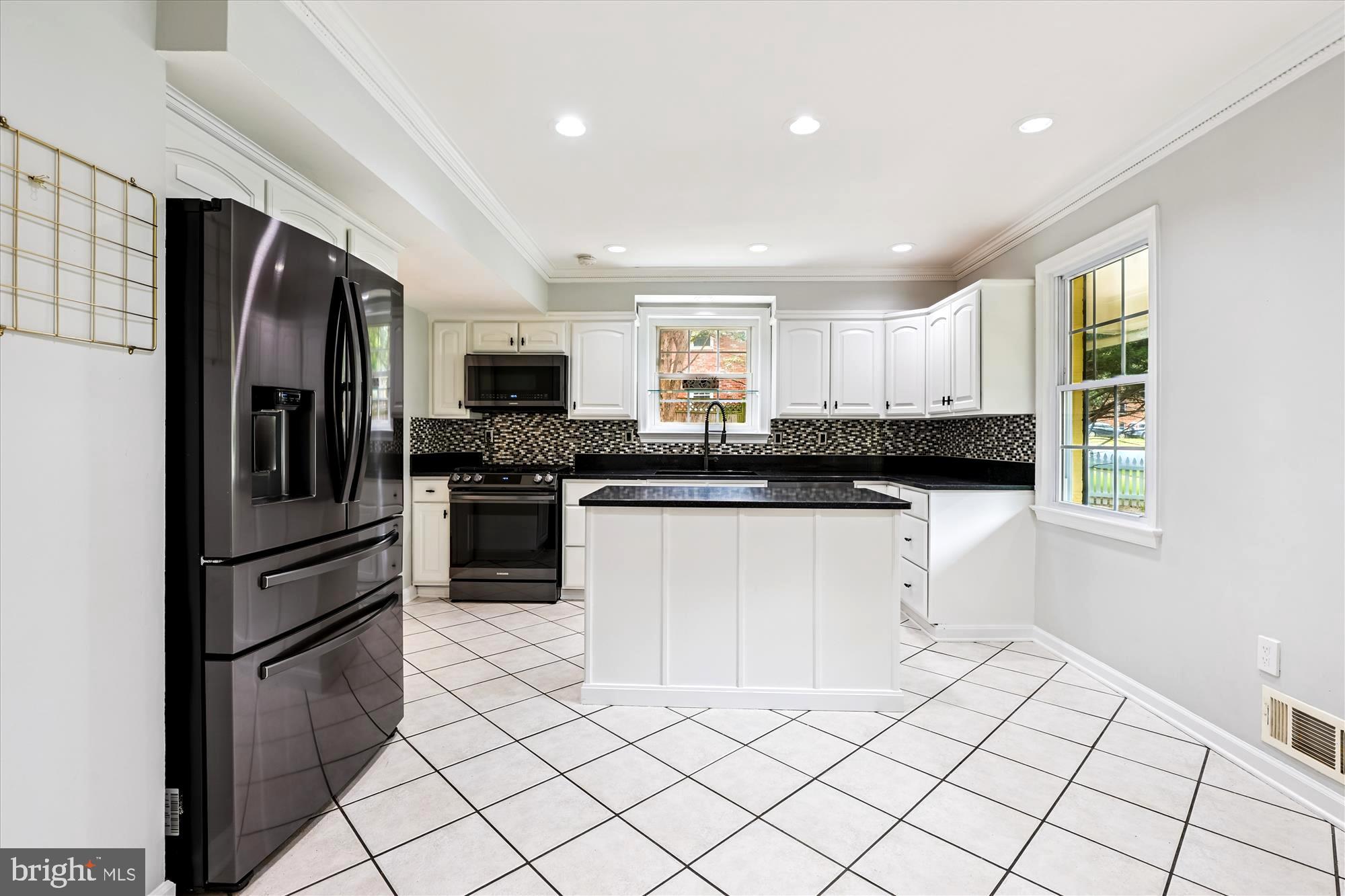 8932 Stark Road Annandale, VA 22003 - Photo 17 of 83 Kitchen