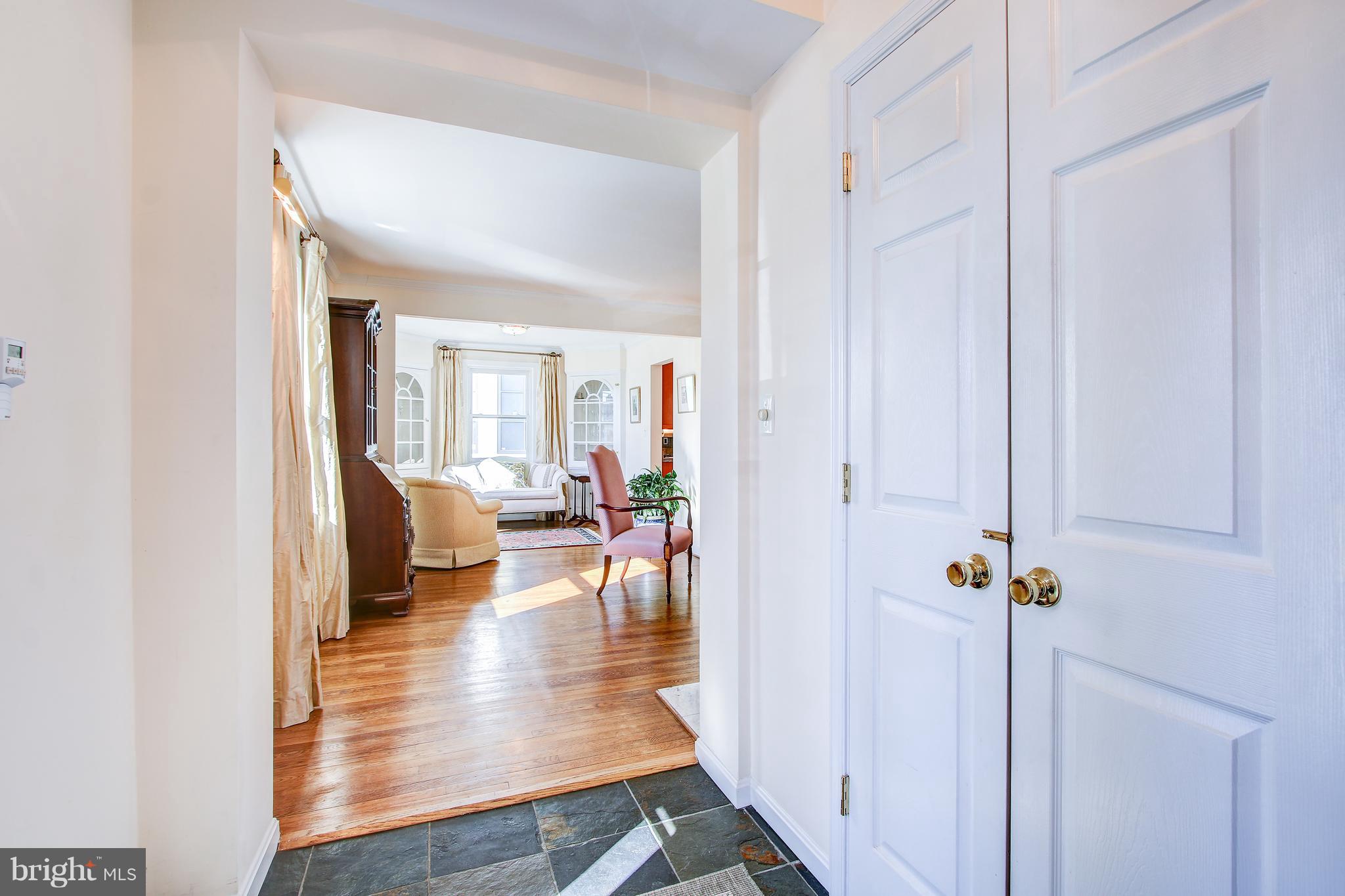 7013 Exfair Road Bethesda, MD 20814 - Photo 4 of 31 Entry