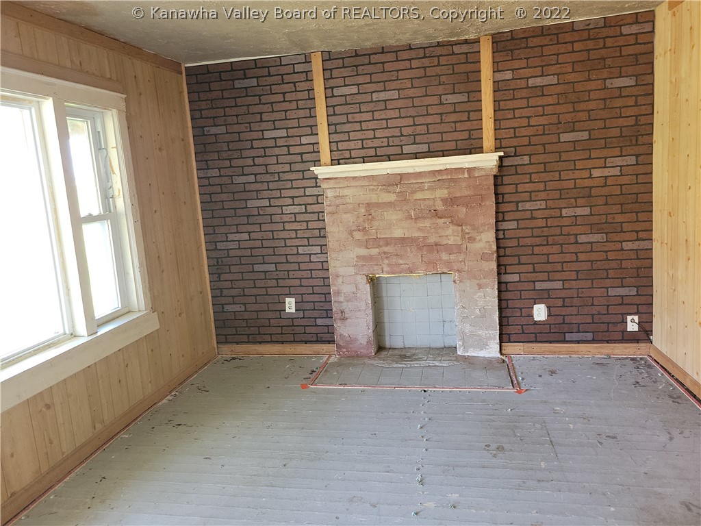 714 Daverton Road Charleston, WV 25303 - Photo 2 of 9 Gallery Image 2