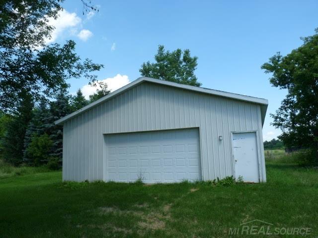 6230 Kelly Road Yale, MI 48097 - Photo 13 of 16 31352227-12.JPG