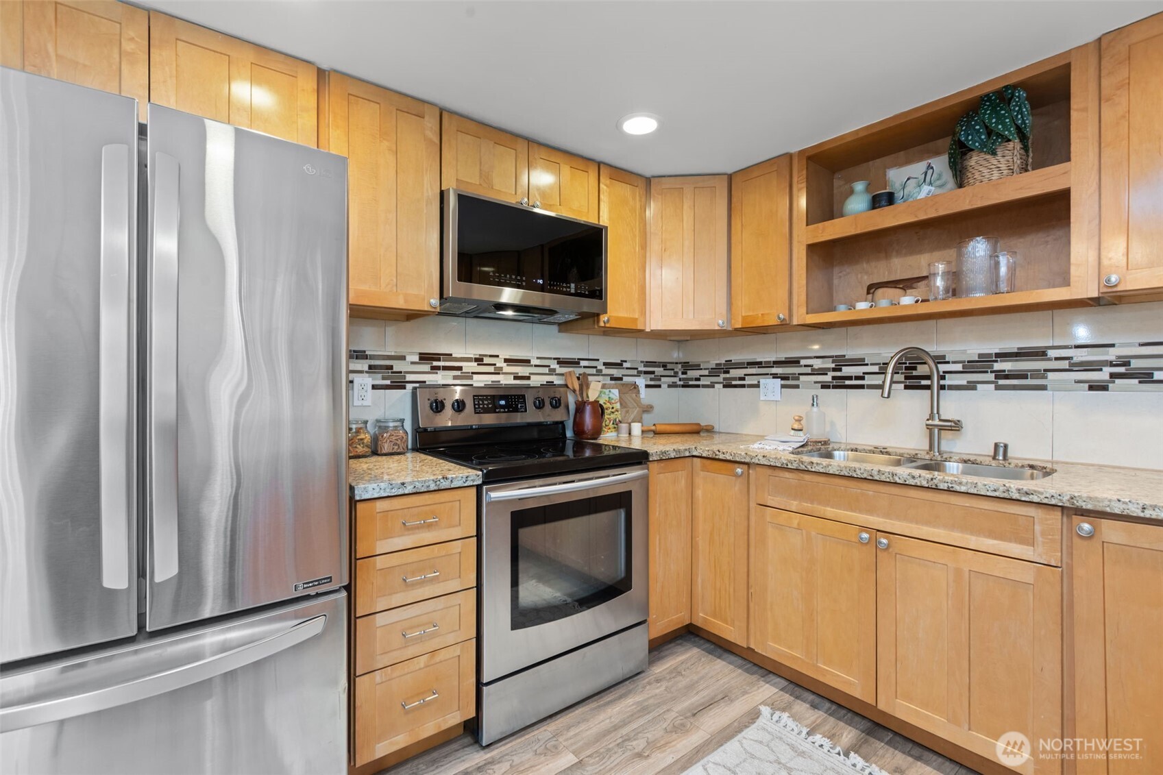 16142 Midvale Avenue North Shoreline, WA 98133 - Photo 11 of 36