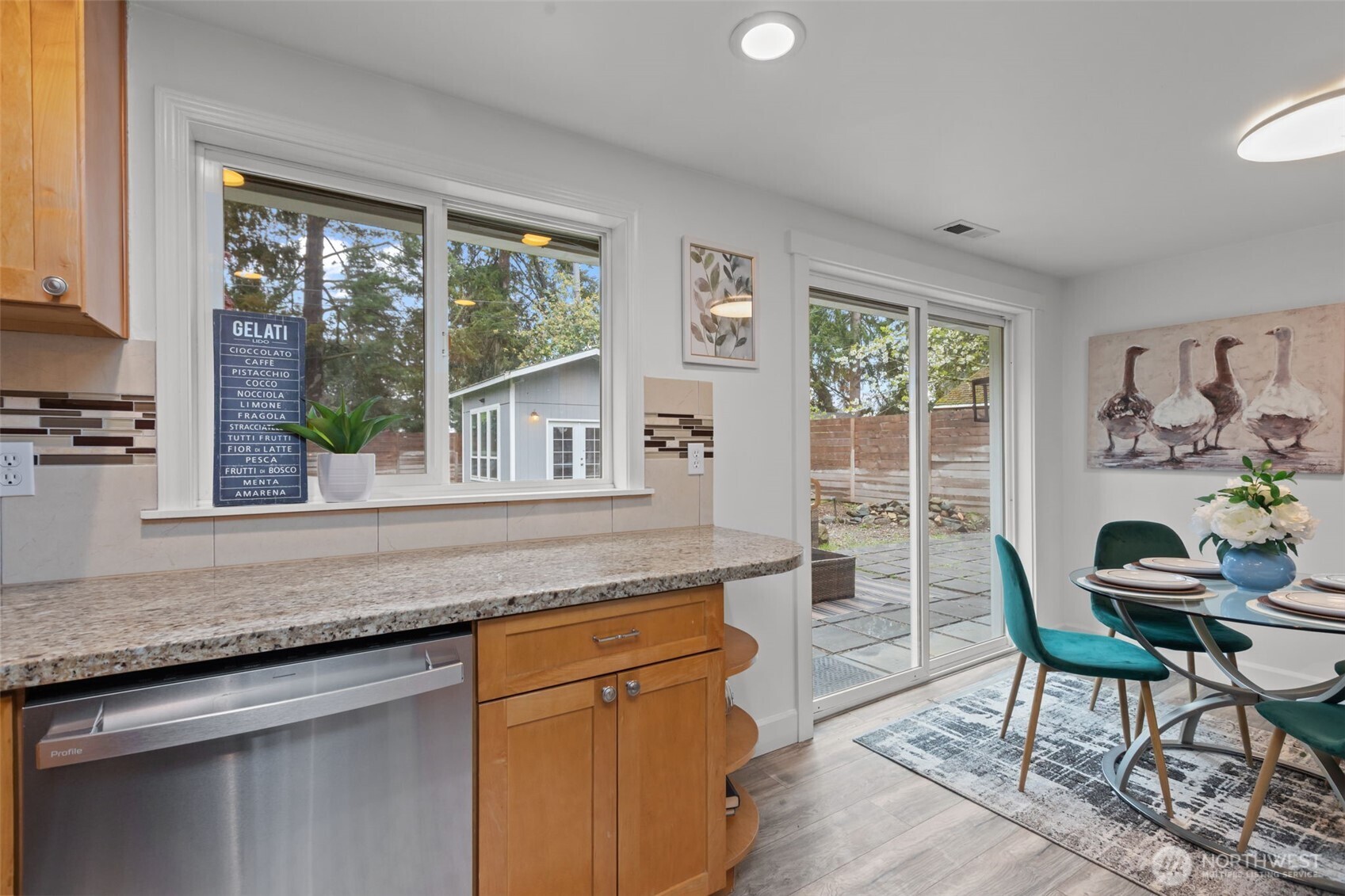 16142 Midvale Avenue North Shoreline, WA 98133 - Photo 13 of 36