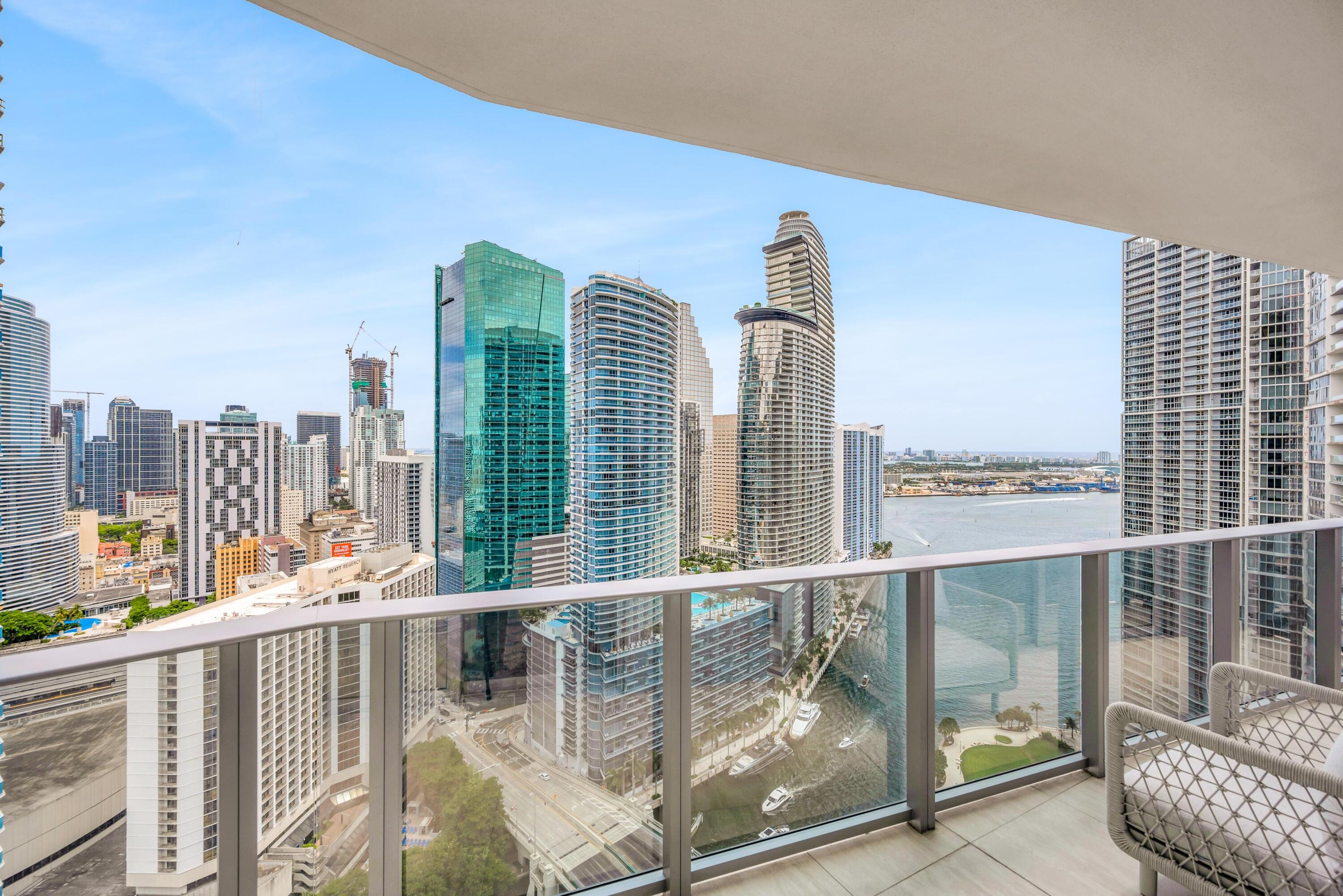 77 Southeast 5th Street, Unit 2014 Miami, FL 33131 - Photo 16 of 50 VICEROY #3801-20